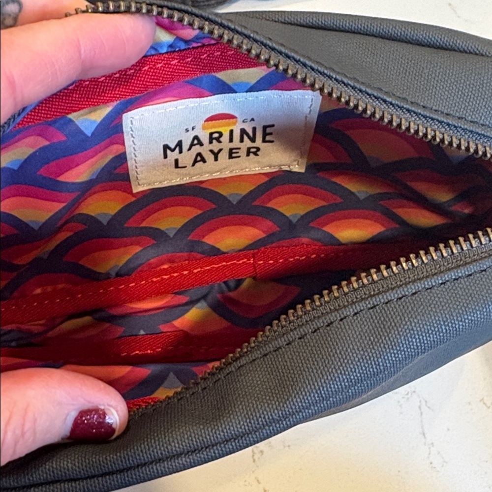 Stylish Black Crossbody Bag with Rainbow Strap - Picture 2 of 3